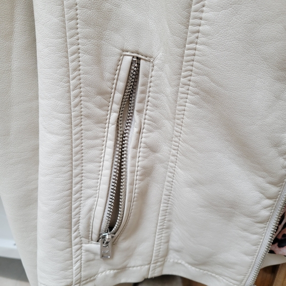 Cream colored Leather coat - Picture 3 of 7